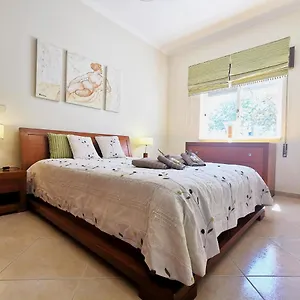 https://mo-house-lagos.hotelaalgarve.com